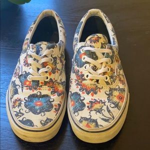 VERY lightly worn Vans Era’s